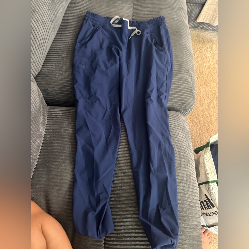 Wonder wink navy blue scrub joggers size L